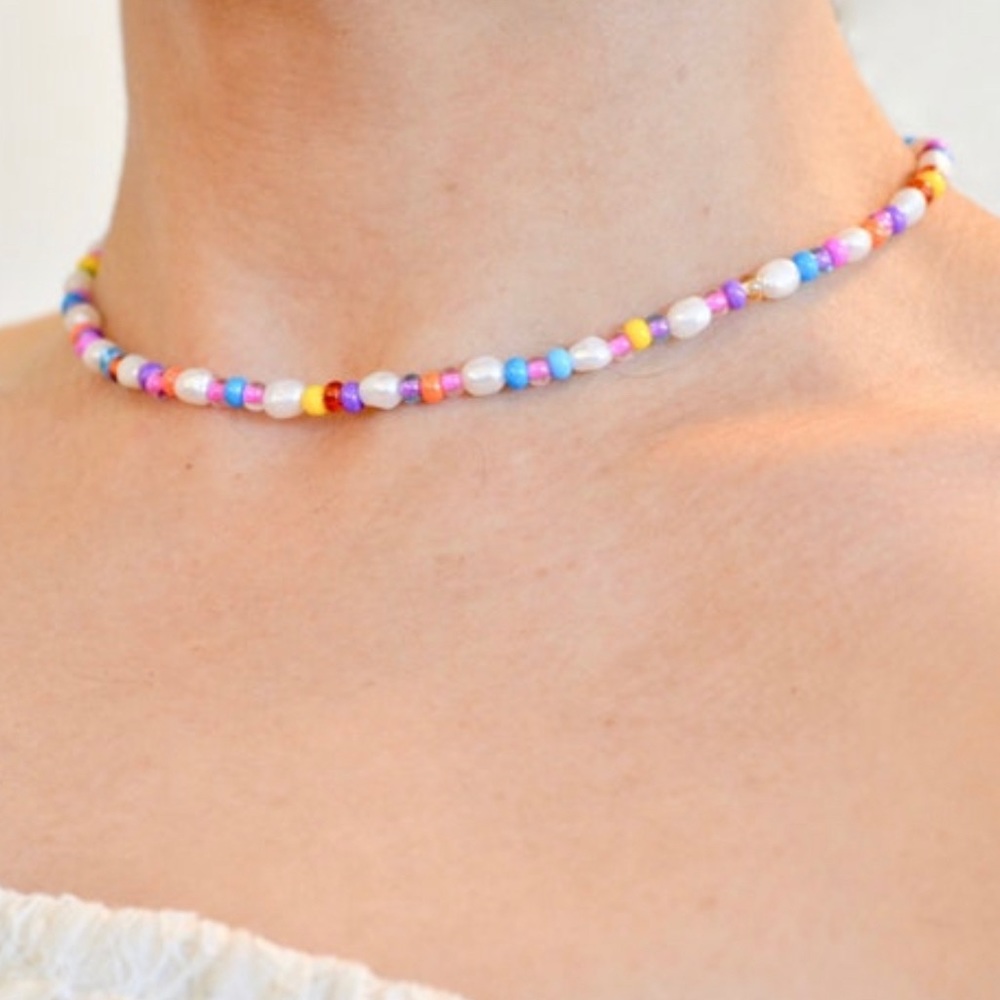 Pearl beaded choker necklace